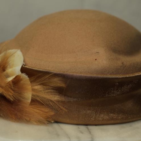 Lily Lee Wool Tan & Gold Feathered Pillbox Hat main image 8